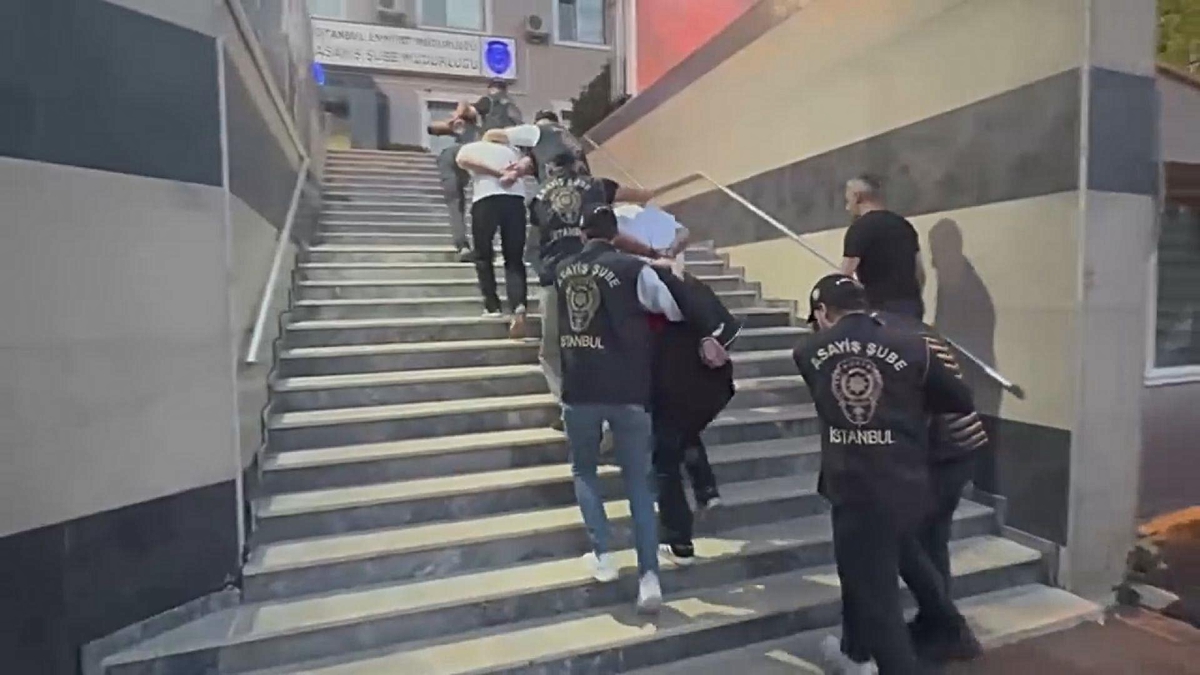 Döviz bürosundaki vahşetten sonra pencereden böyle kaçmışlar