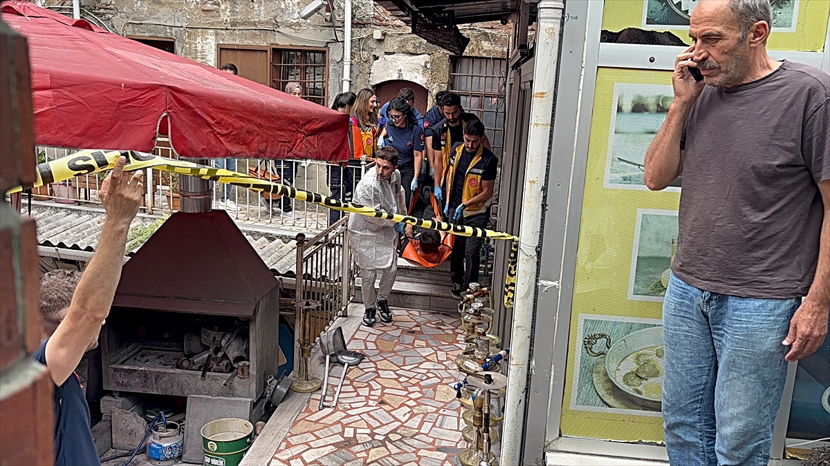Fatih'te silahlı kavgada 2 kişi öldü, 2 kişi yaralandı