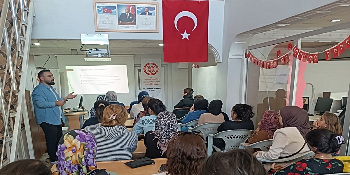 Hakkâri’de 'Okul ve Aile' konulu seminer düzenlendi