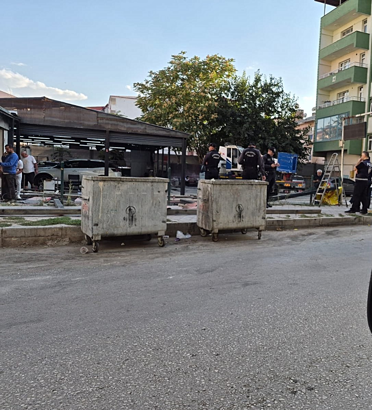 Iğdır’da olaylı yıkım: oto yıkama işletmesi polis kontrolünde yıkıldı