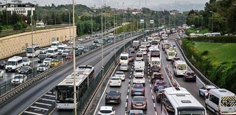 İstanbul'da trafik var mı? SON DAKİKA! 15 Eylül Salı hangi ilçelerde trafik var, hangi yollar kapalı?