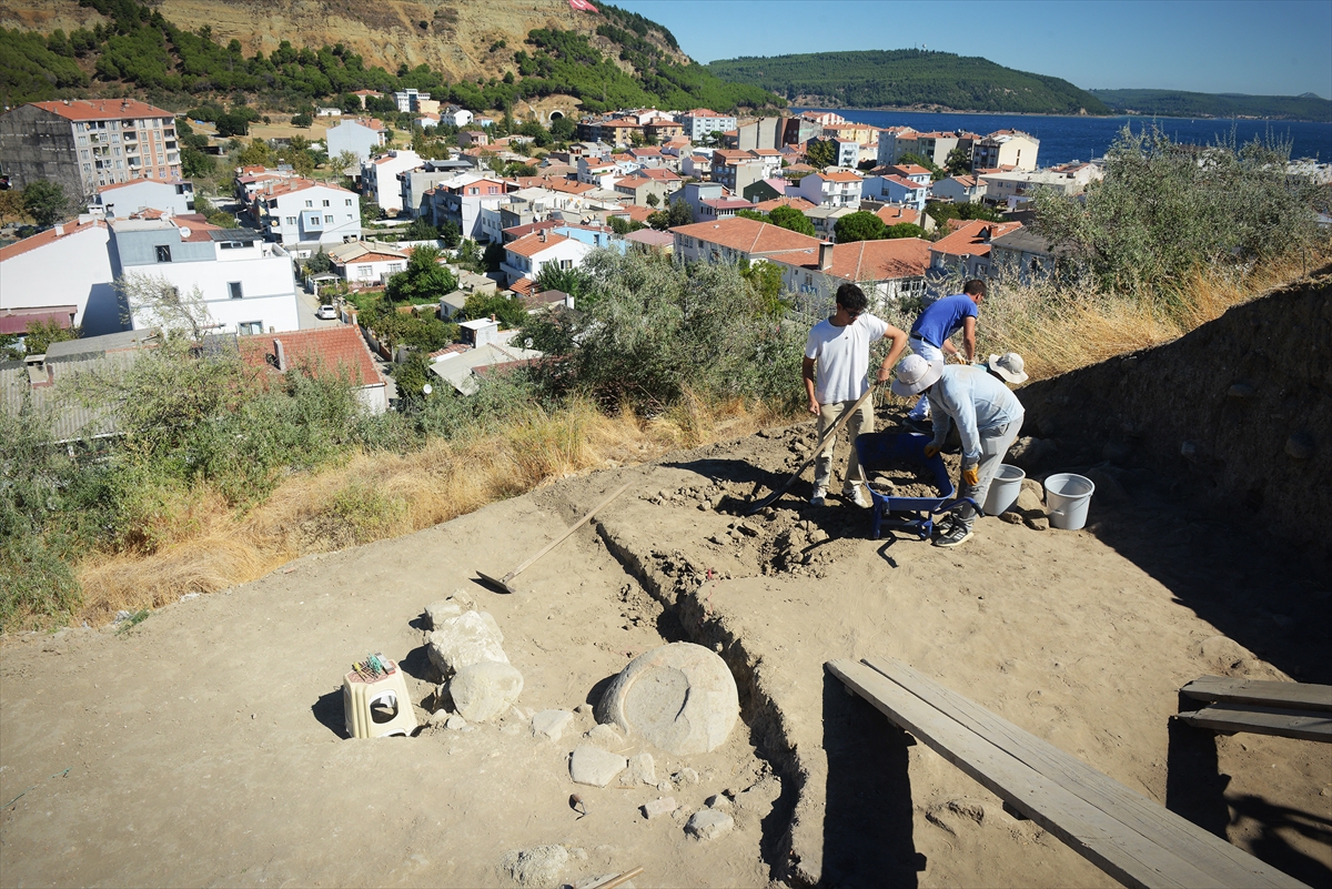 Maydos Kilisetepe Höyüğü kazılarında 4200 yıllık savunma duvarı bulundu