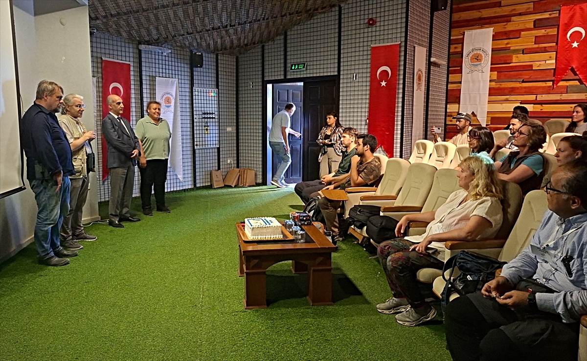 OMÜ Cernek Kuş Halkalama İstasyonu'nun 25. yılı pasta kesilerek kutlandı