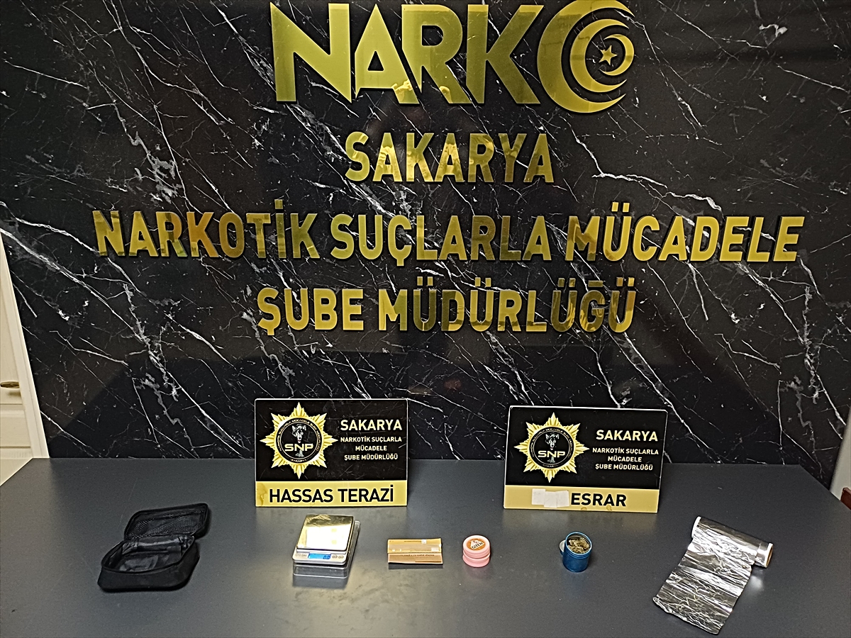 Sakarya'da 'Sokaklar Güvende' soruşturması kapsamında 3 zanlı tutuklandı