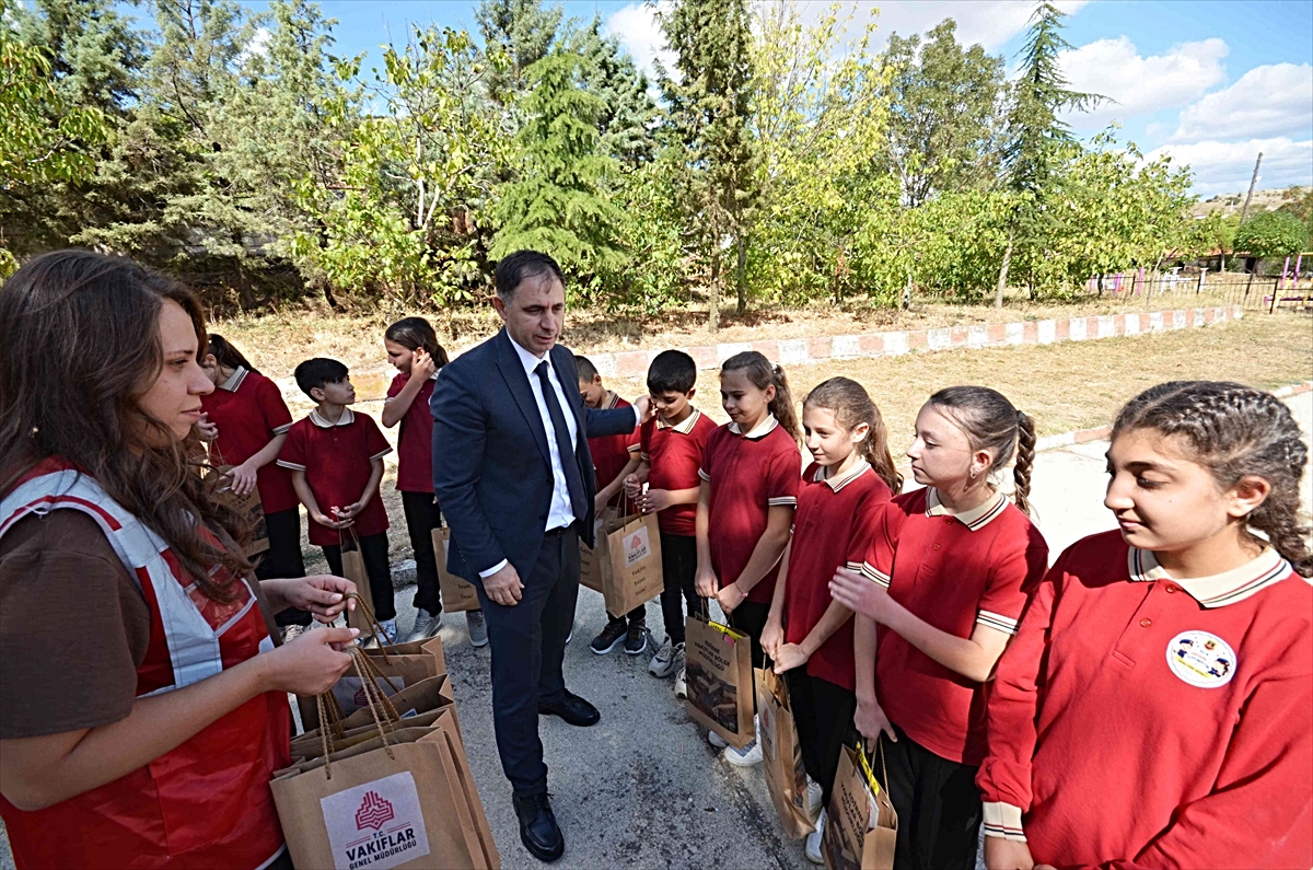 Vakıflardan Kırklareli'ndeki öğrencilere eğitim desteği