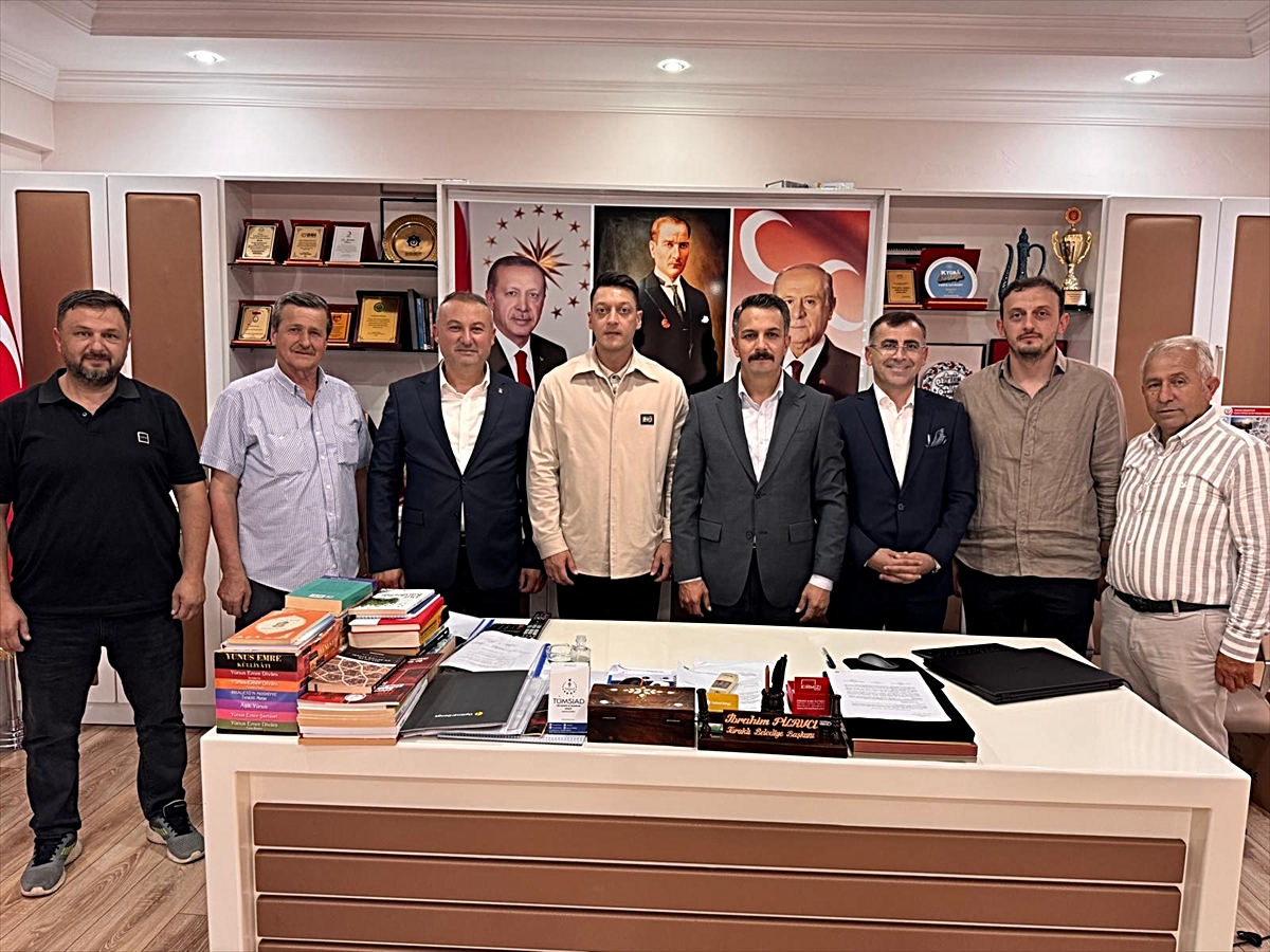 AK Parti MKYK Üyesi Özil, Sakarya'da ziyaretler bulundu