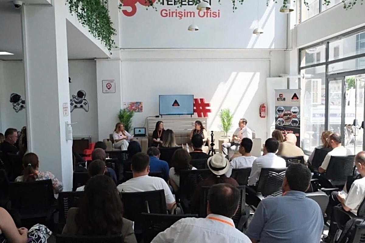 Anadolu Üniversitesi, AB Programları ve Ufuk Avrupa Projeleri Bilgilendirme Gününde yer aldı
