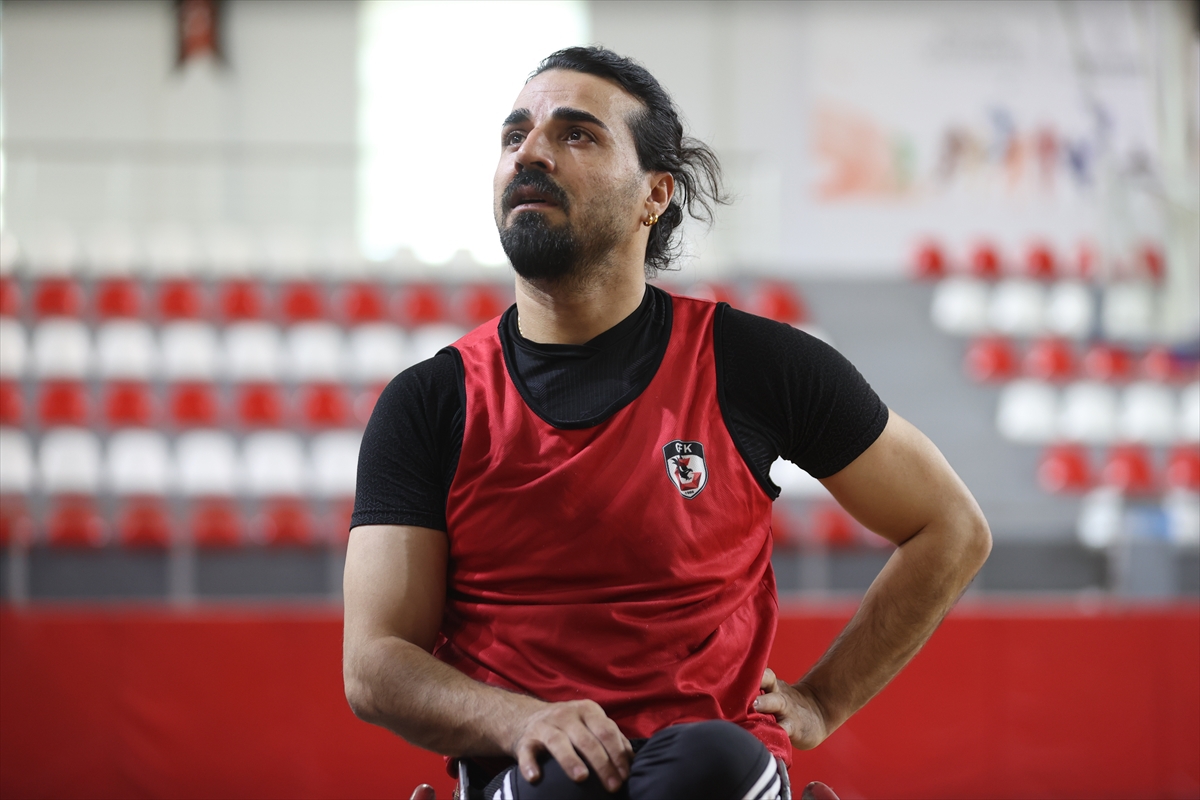 Bacağını genç yaşta kaybetti, hayata basketbolla tutundu
