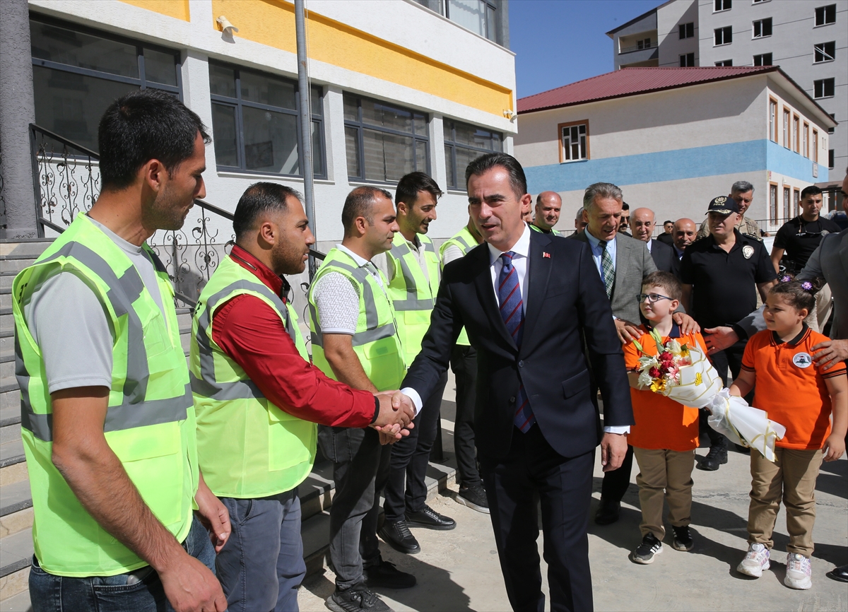 Bitlis'te 232 okul bahçe görevlisi göreve başladı