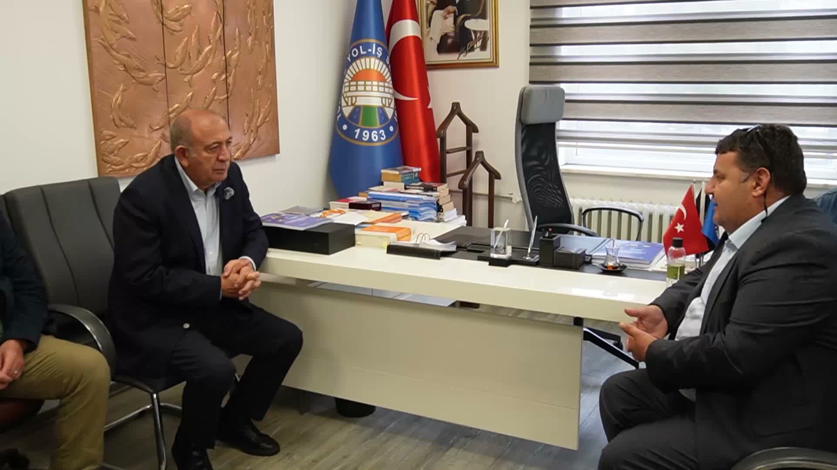 CHP İstanbul İl Başkanı Gürsel Tekin: Köprü ve otoyolların özelleştirilmesine karşı birlikte mücadele edeceğiz