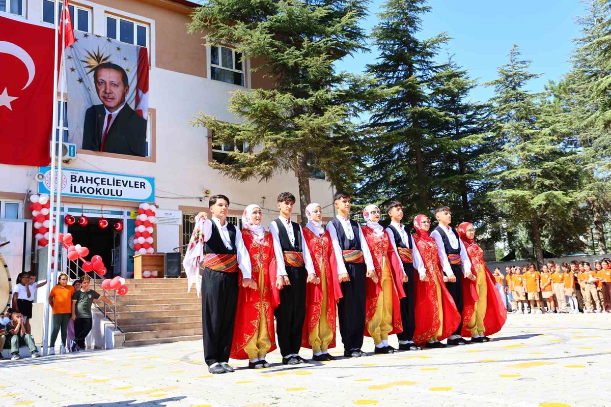 Elazığ’da 'İlköğretim Haftası' kutlandı