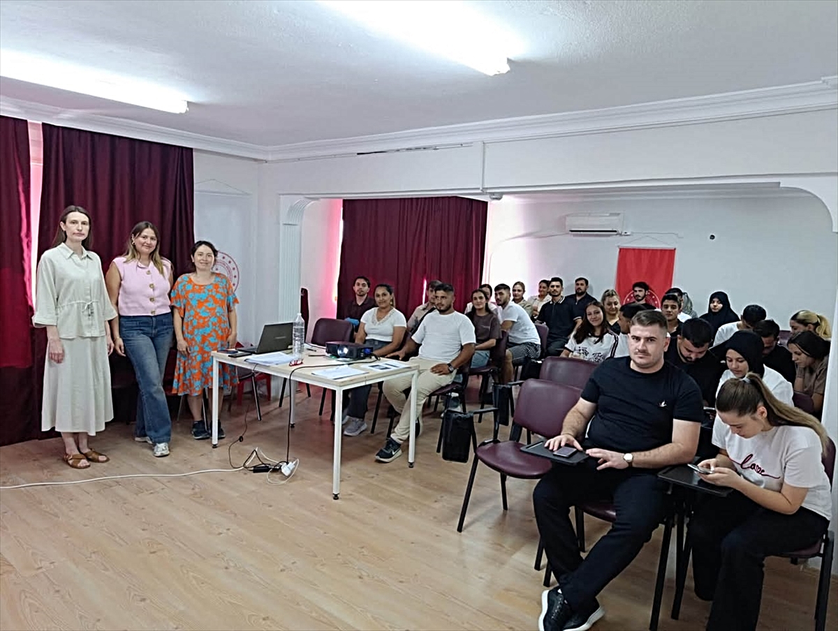 Keşan'da kadınlara ve evlenecek çiftlere eğitim verildi