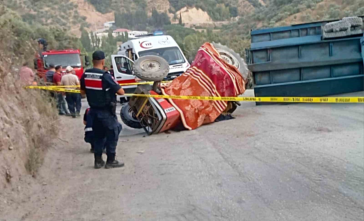 Aydın'ın Köşk ilçesinde seyyar pide fırını taşıyan traktör devrildi: 1 ölü, 1 yaralı
