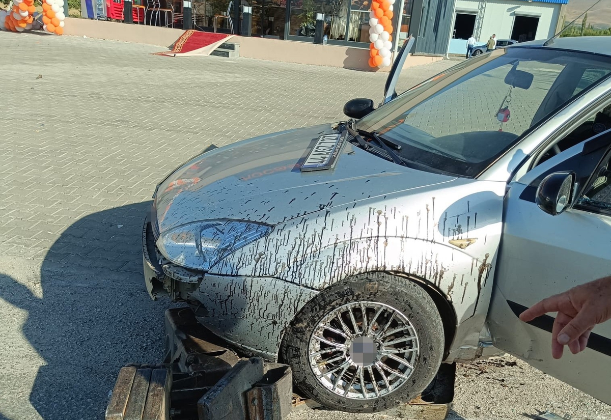 Malatya'da traktör ile iki otomobil çarpıştı: 1 yaralı