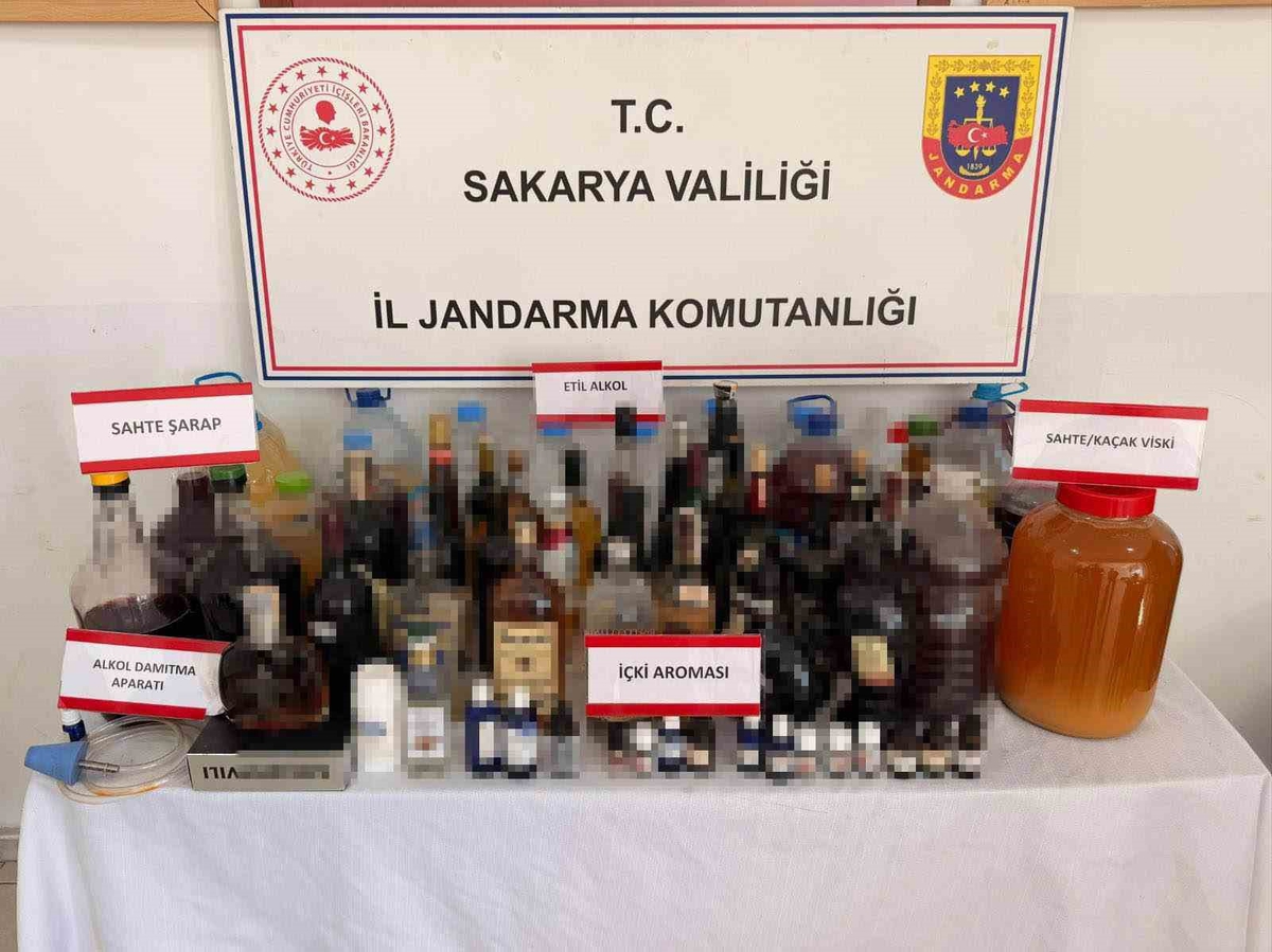 Sakarya’da jandarmadan sahte alkol operasyonu: 5 gözaltı