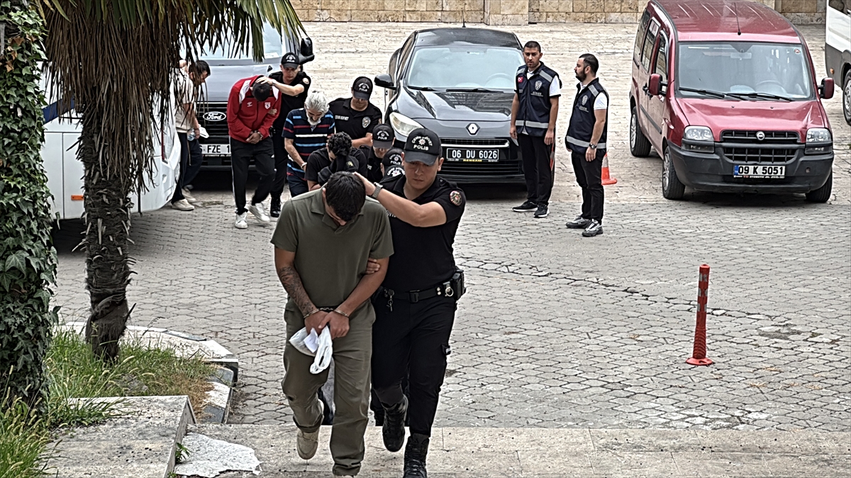 Samsun merkezli 'Sokaklar Güvende' operasyonunda yakalanan 21 şüpheli adliyede