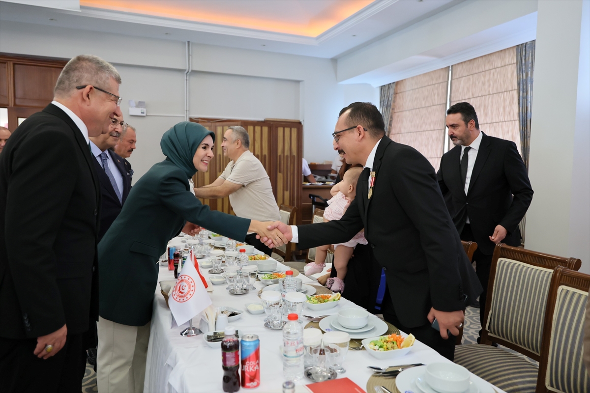 'Şehit Ailelerimiz ve Gazilerimizle Birlik ve Vefa Buluşması'nın 27'ncisi Denizli'de yapıldı