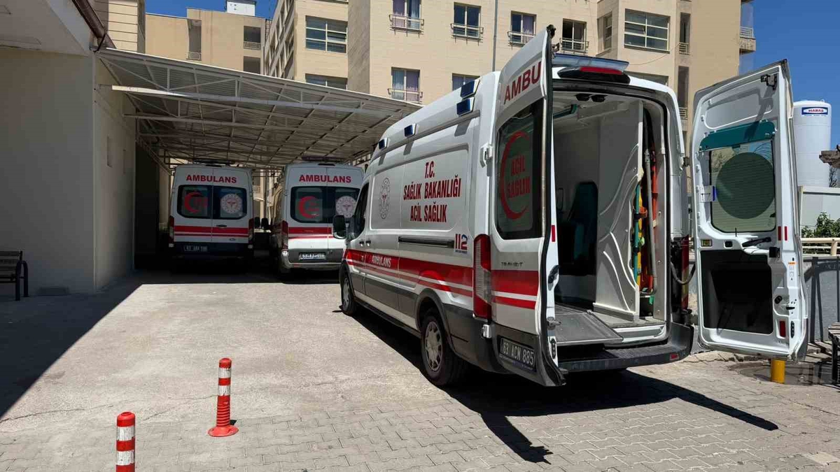 Siverek’te traktör altında kalan biri çocuk, 2 kişi yaralandı