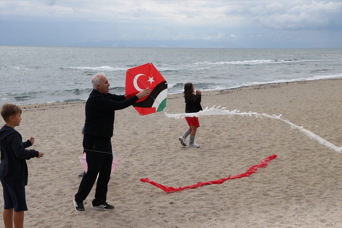 Tekirdağ'da uçurtmalar Gazzeli çocuklar için uçuruldu