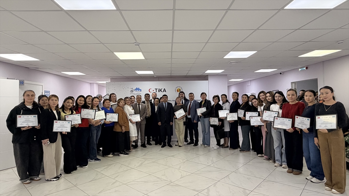 Türk akademisyenler Kazakistan’da pediatri alanında eğitim verdi