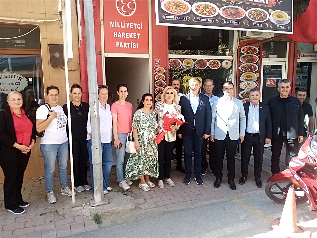 AK Parti İzmir Milletvekili Aksoy Gömeç'te ziyaretlerde bulundu