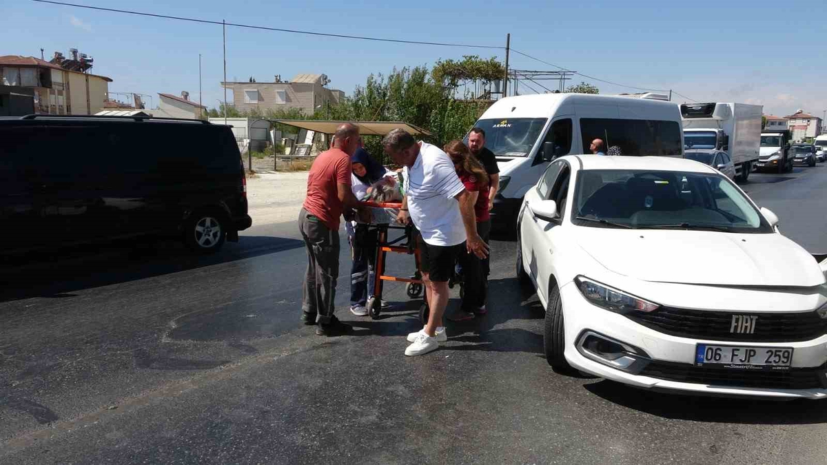 Akaryakıt tankeri otomobille çarpıştı: 1 yaralı
