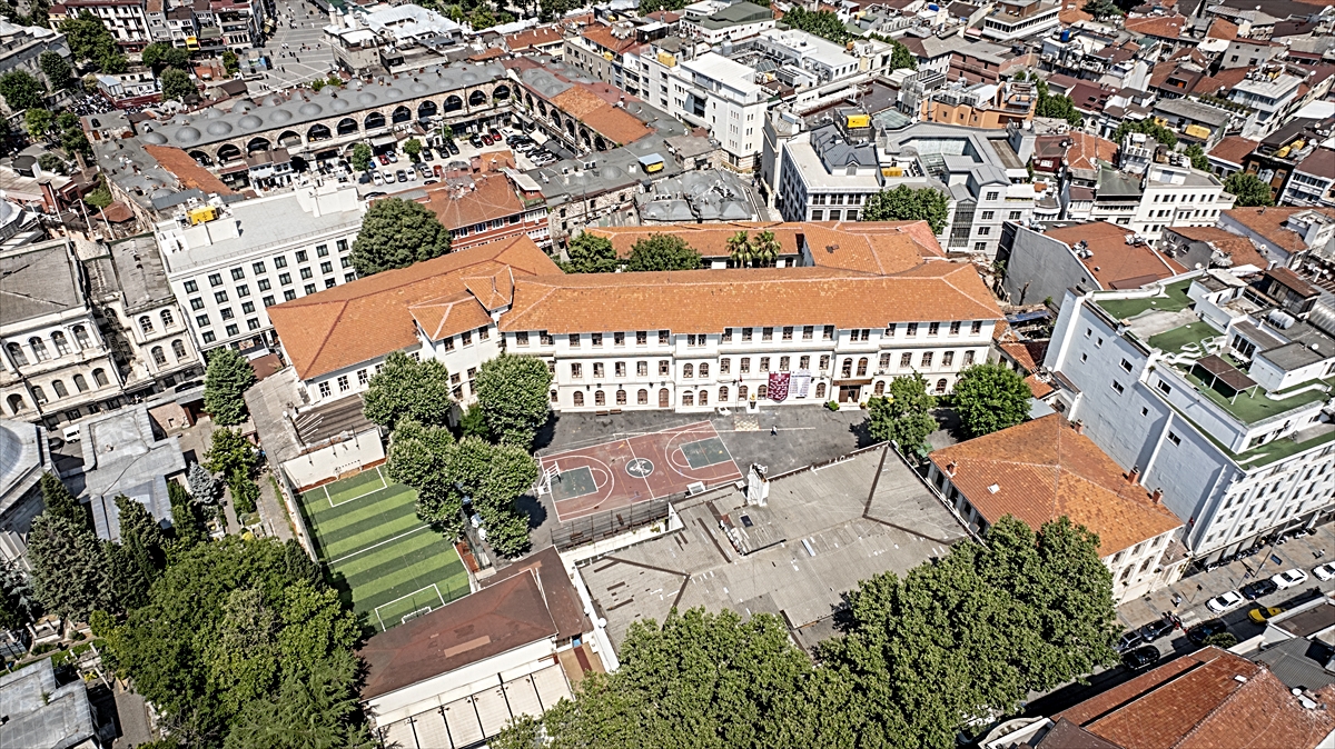 ASIRLIK MEKTEPLER - Cağaloğlu Anadolu Lisesi Osmanlı'dan günümüze 176 yıllık eğitim mirasını taşıyor
