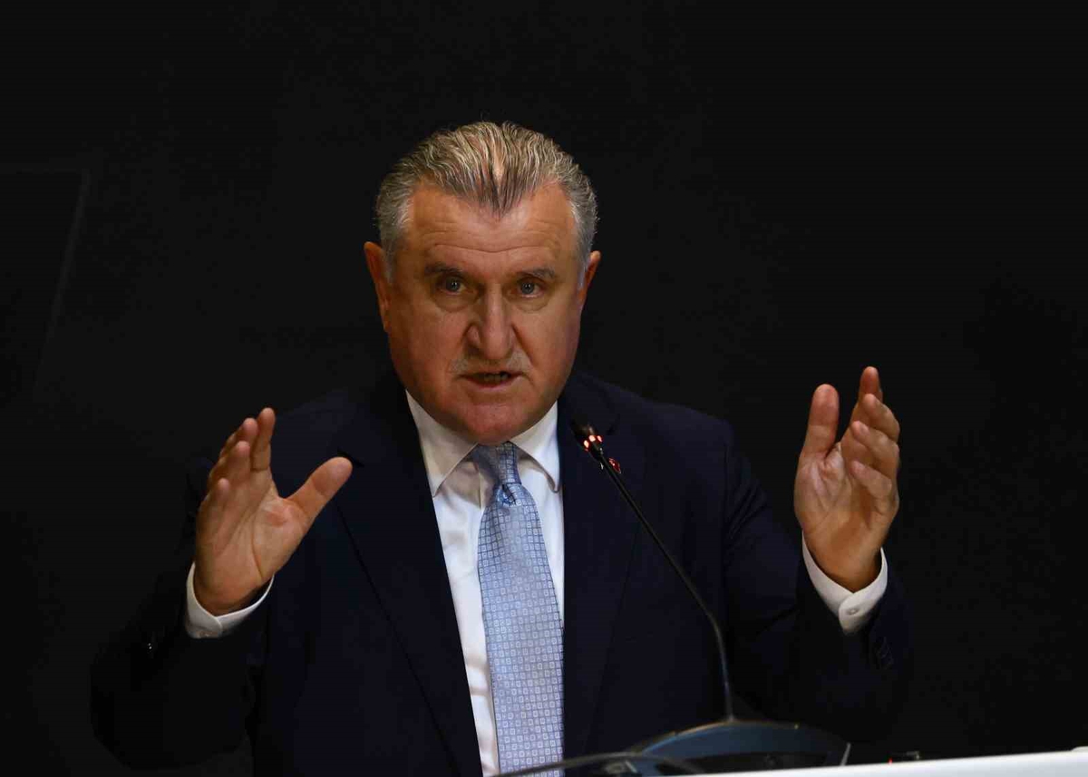 Bakan Osman Aşkın Bak: 'İspanya Süper Kupası şehre bir heyecan katacak'