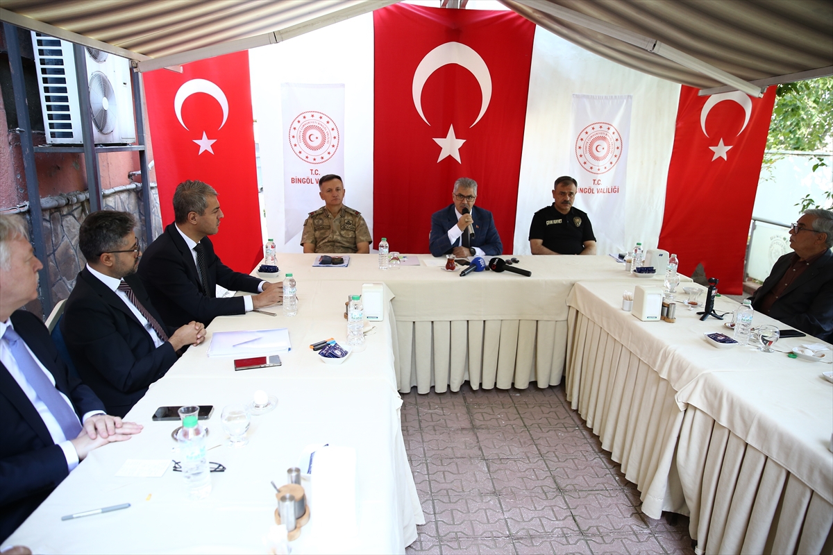 Bingöl Valisi Çelik, basın mensuplarıyla buluştu
