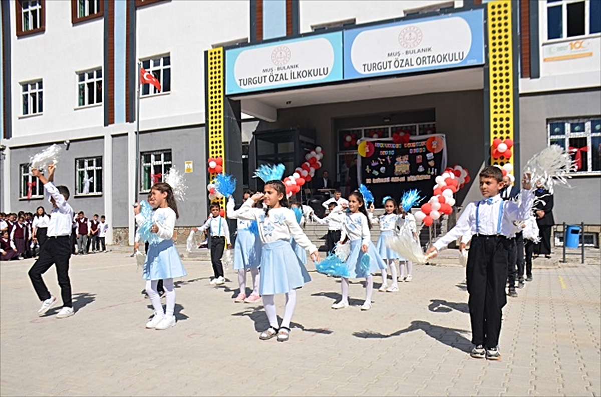 Bulanık'ta İlköğretim Haftası kutlandı