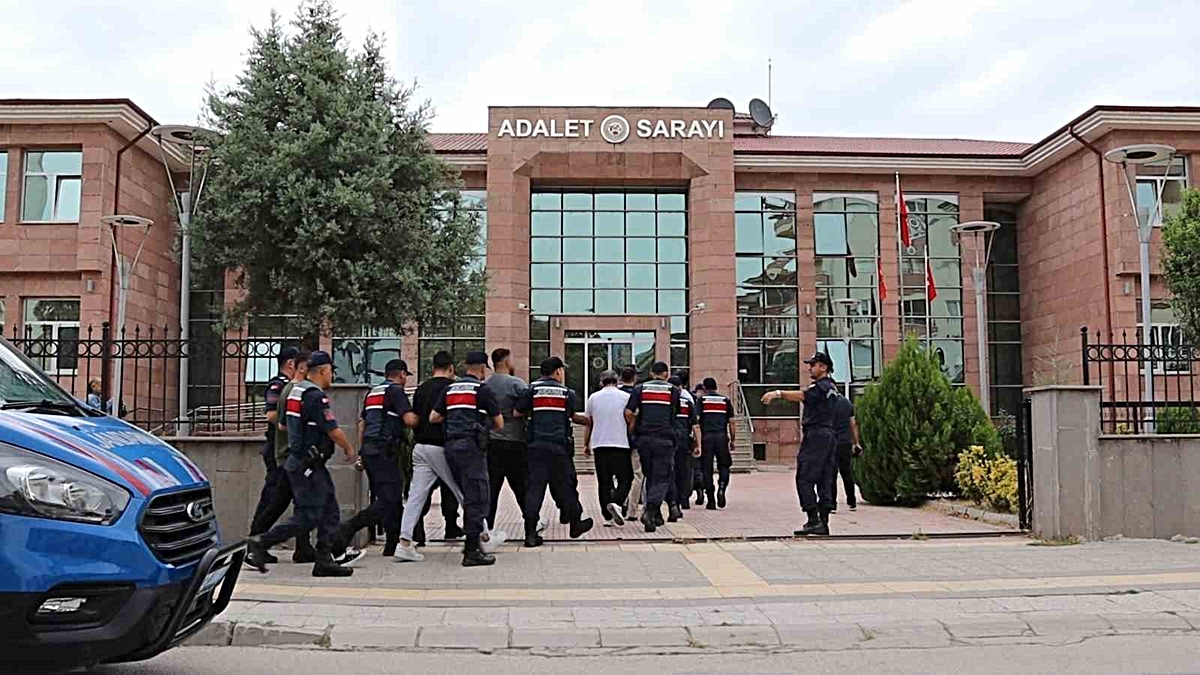 Çorum’da yasa dışı bahis ve kumar operasyonu: 8 tutuklama
