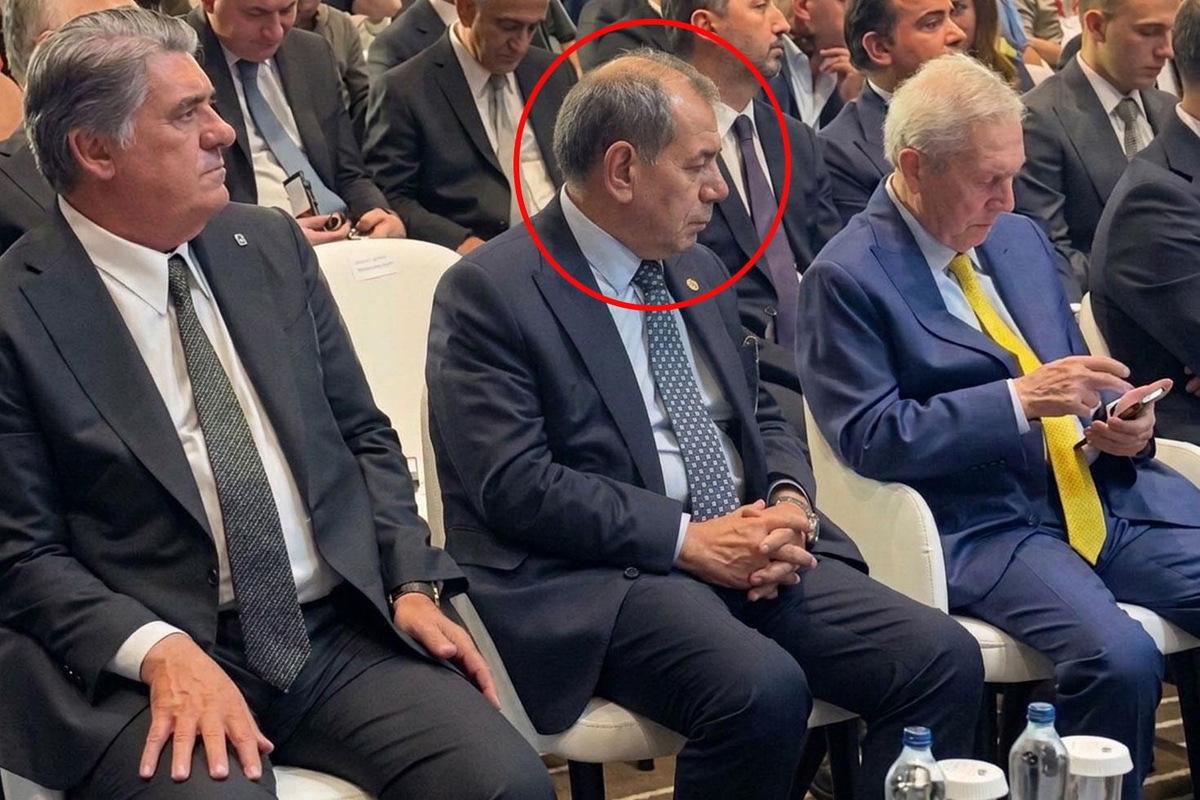 Dursun Özbek'in Aziz Yıldırım'ın telefonuna bakışı dikkat çekti! Herkes aynı yorumu yapıyor