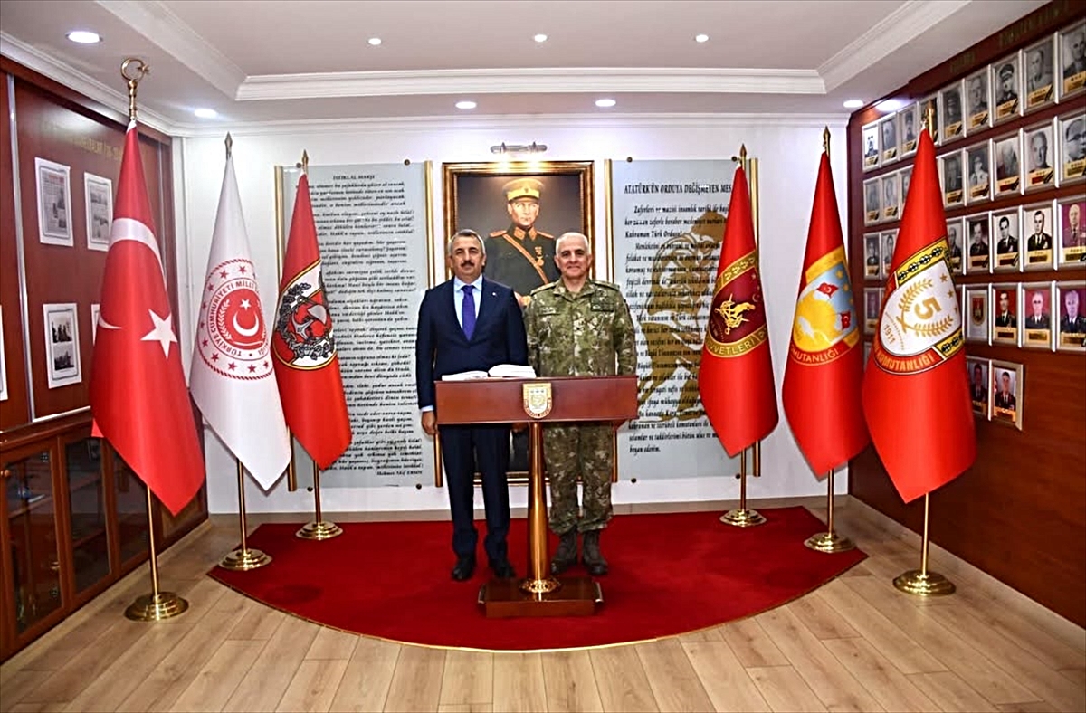 Edirne Valisi Yunus Sezer'den 5'inci Kolordu Komutanı Ala'ya ziyaret