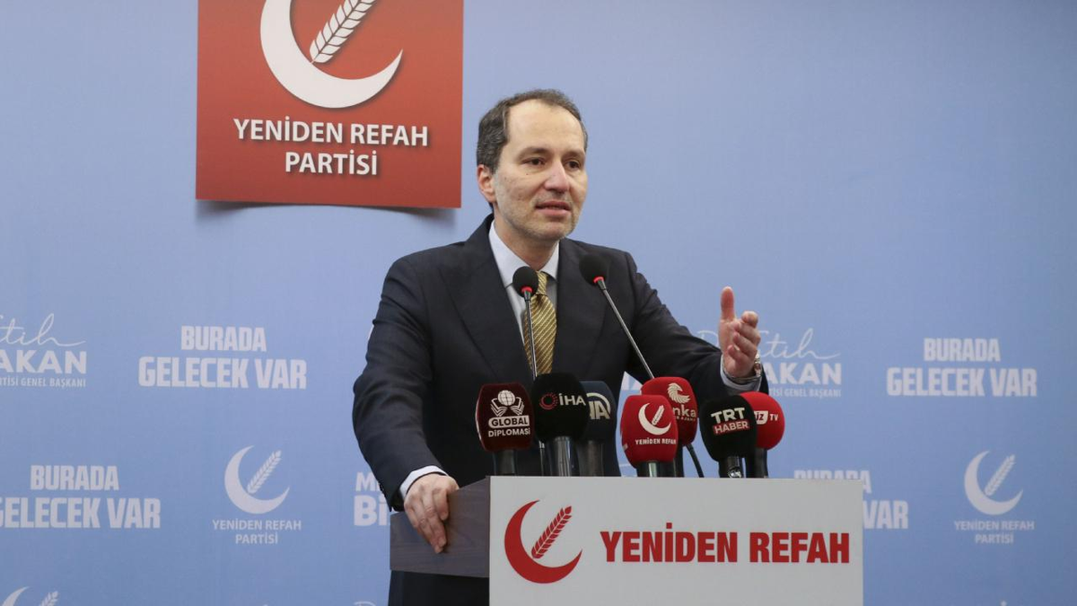 Fatih Erbakan'dan akaryakıt fiyatları tepkisi: 'Emeklinin, çiftçinin, sanayicinin, esnafın, şehit anasının yüzüne bakmaya YÜZünüz var mı?'