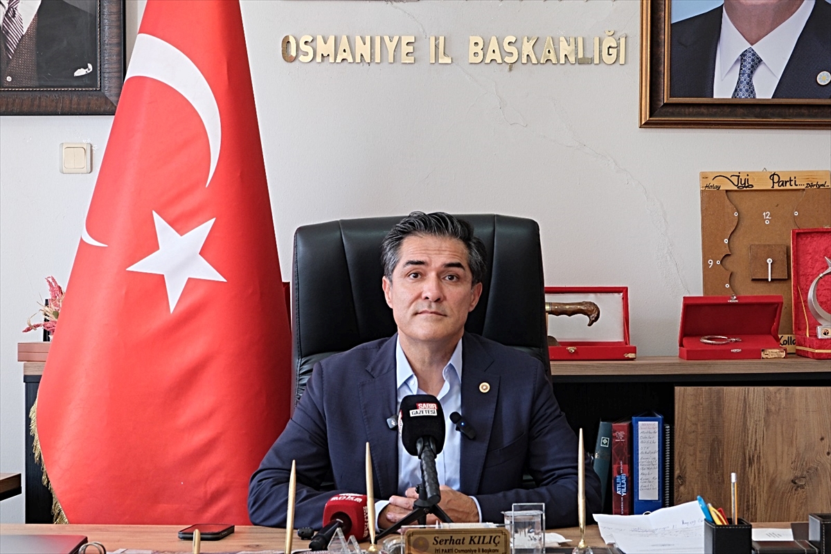 İYİ Parti Sözcüsü Kavuncu, Osmaniye'de partililerle görüştü