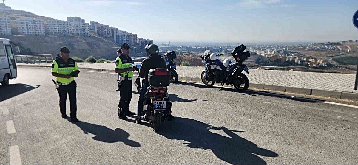 Jandarma ekipleri motosiklet ve okul servislerine yönelik denetimlerini artırdı