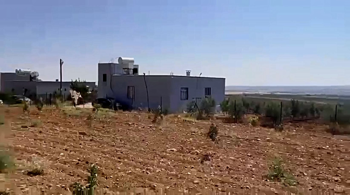 Kadını ağlarken görüp dolandırıldığını öğrenen polis, şüphelileri başka birini dolandırırken yakaladı