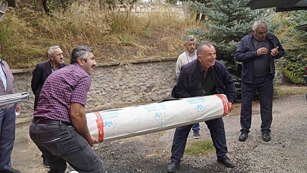 Kastamonu’da üreticiye 5 milyon TL’lik sera örtüsü desteği