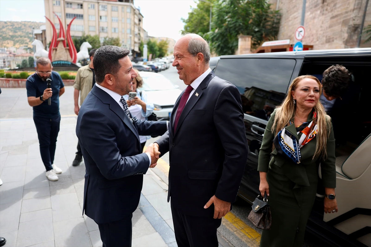 KKTC'nin 5. Cumhurbaşkanı Tatar, Nevşehir Belediyesini ziyaret etti