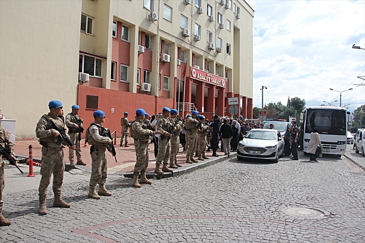 Kocaeli'de 'tefecilik' ve 'özel belgede sahtecilik' operasyonunda 11 zanlı adliyede