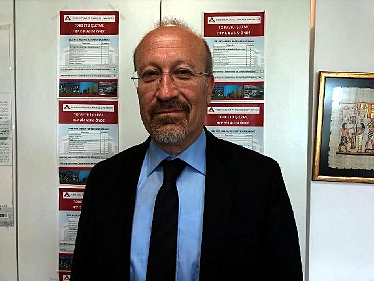 Prof. Dr. Aktaş son gelişmeleri değerlendirdi : 'Borsada gördüğümüz manzara şu: Kendi hissesiyle oynayan patronlar bile var. Bunlar tehlikeli şeyler'