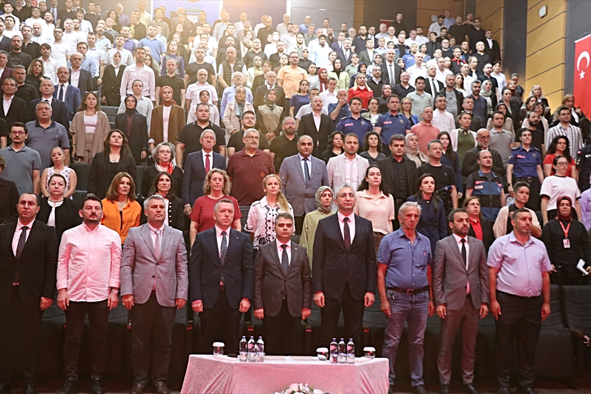 Rize'de 'İletişimin Yüzyılı: Güçlü İletişim, Etkin Kamu' eğitim programı düzenlendi