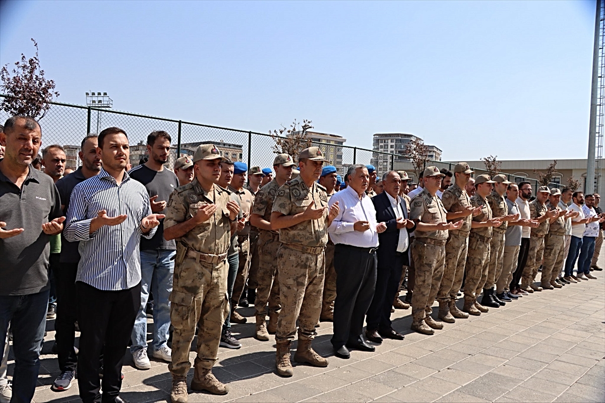 Şehit Jandarma Uzman Çavuş Bekir Şimşek'in adı spor salonuna verildi
