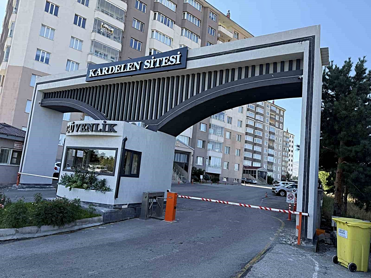 Site sakinleri Palandöken Kaymakamı’na sahip çıktı: 'Kaymakama itibar suikastı yapılıyor'