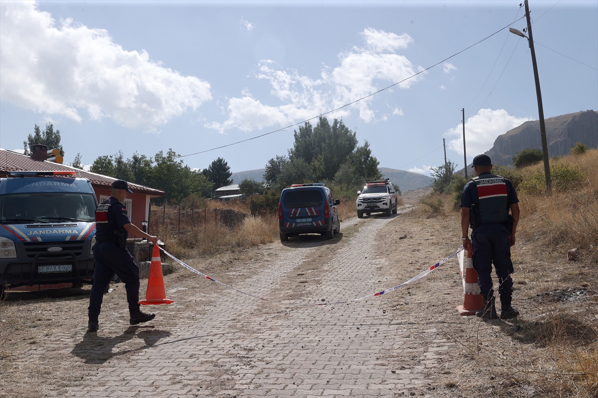 Sivas'ta kaybolan 11 aylık bebeği arama çalışmaları sürüyor