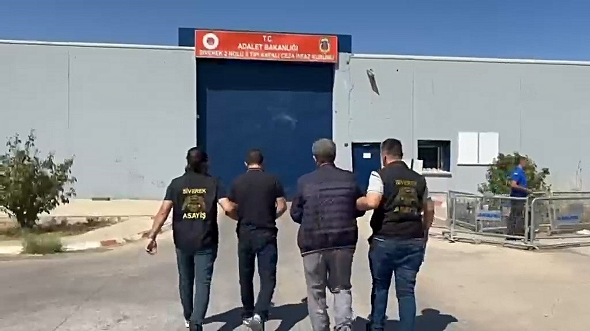 Siverek’te 25’er yıl hapis cezasıyla aranan 2 firari yakalandı