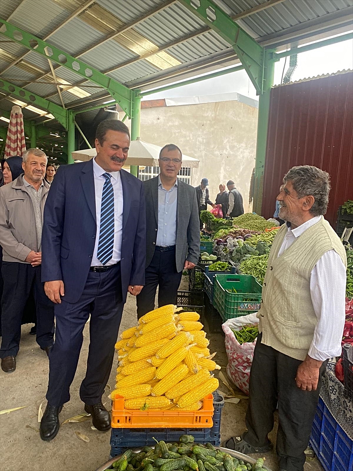 AK Parti Amasya Milletvekili İpek, Ahilik Haftası'nda esnafı ziyaret etti