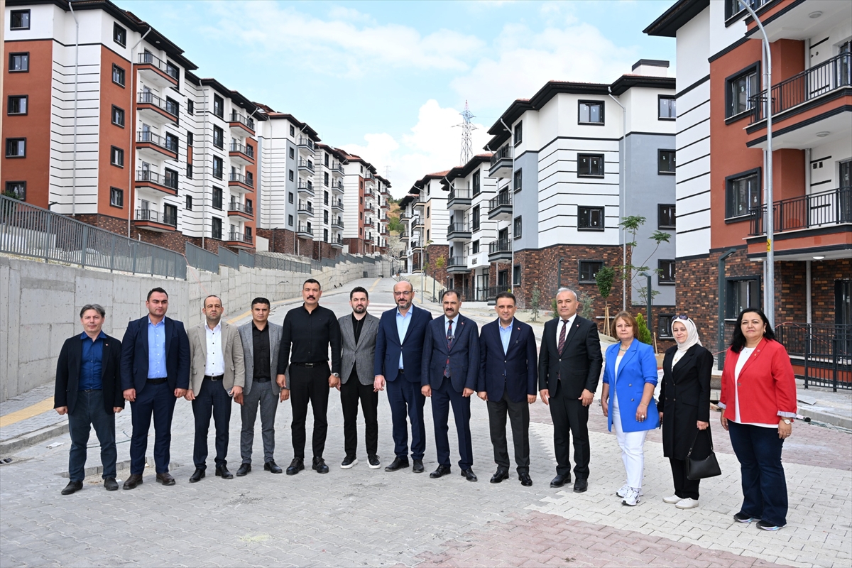 AK Parti’li Murat Baybatur Demirci’de incelemelerde bulundu
