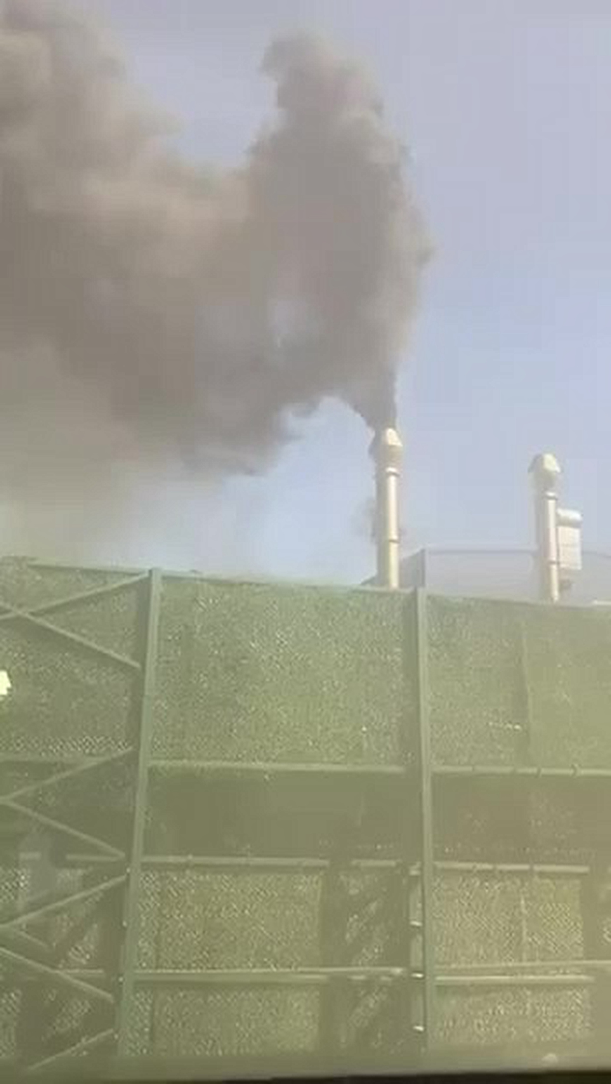 Bacadan çıkan duman 'Gözleri yaşartıyor, boğazları yakıyor' iddiası