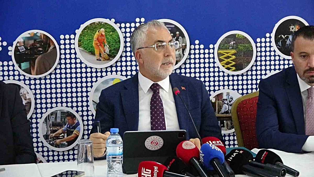 Bakan Işıkhan Yozgat’ta istihdam hedefini açıklayıp gençlere seslendi